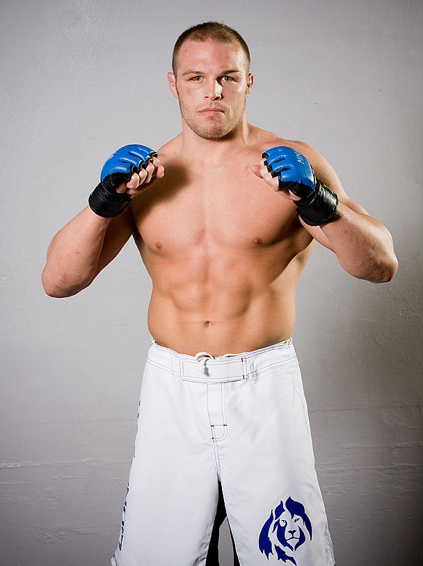 Paul Bradley Signs With Strikeforce